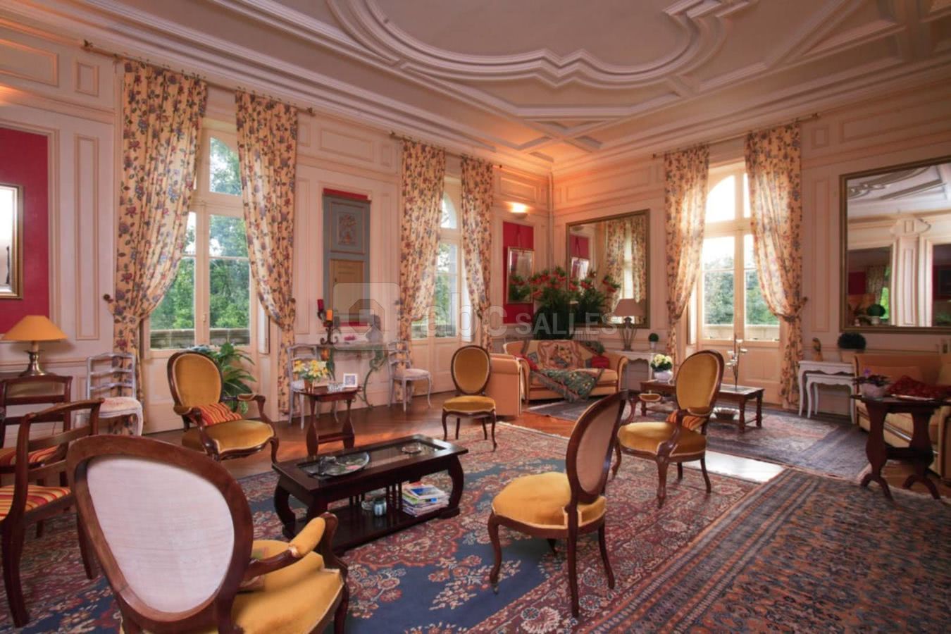 Salon
