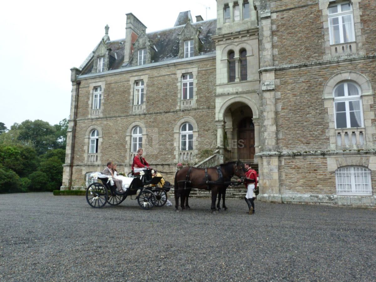 L'arrive en caleche