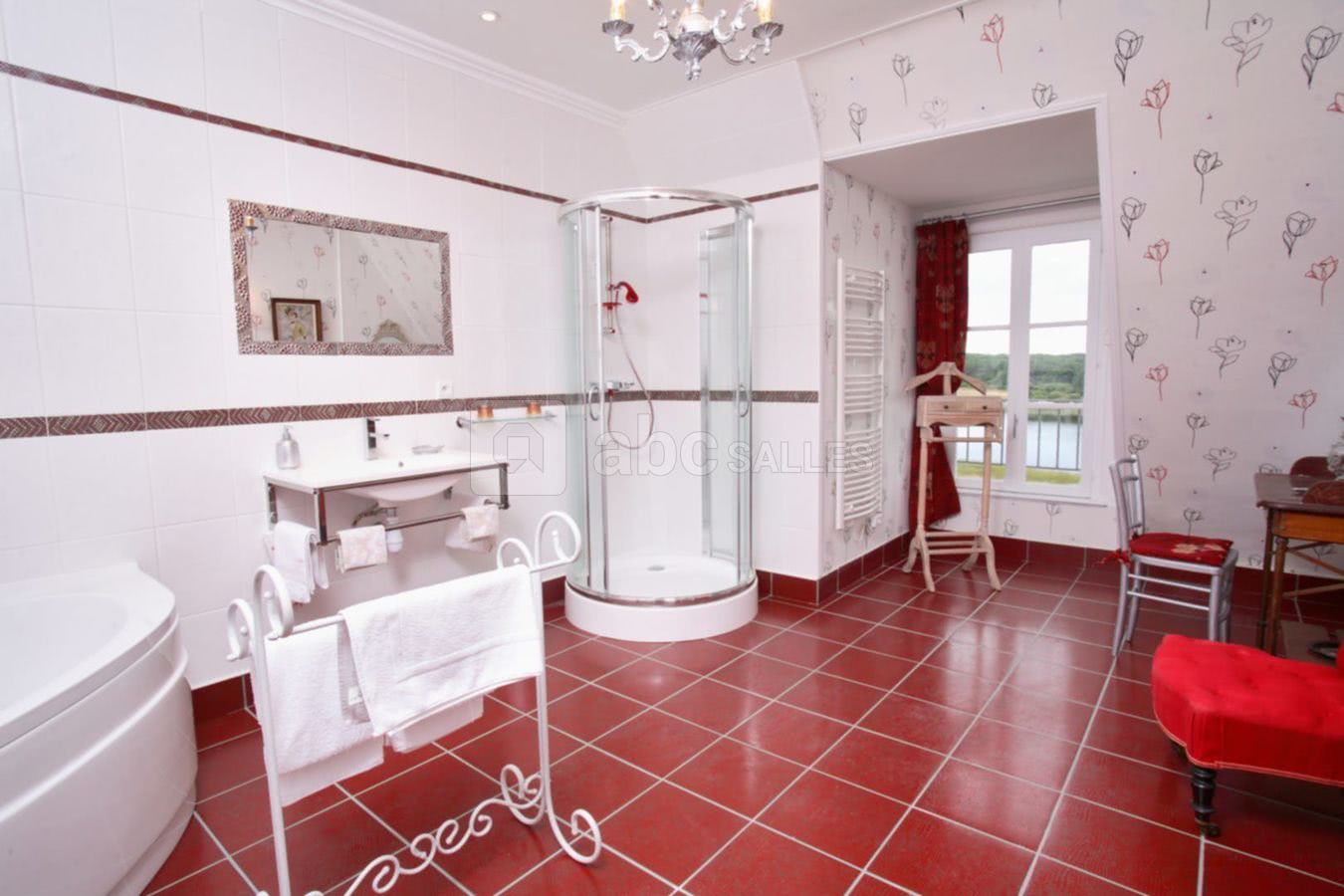 Salle de bains aux souvenirs