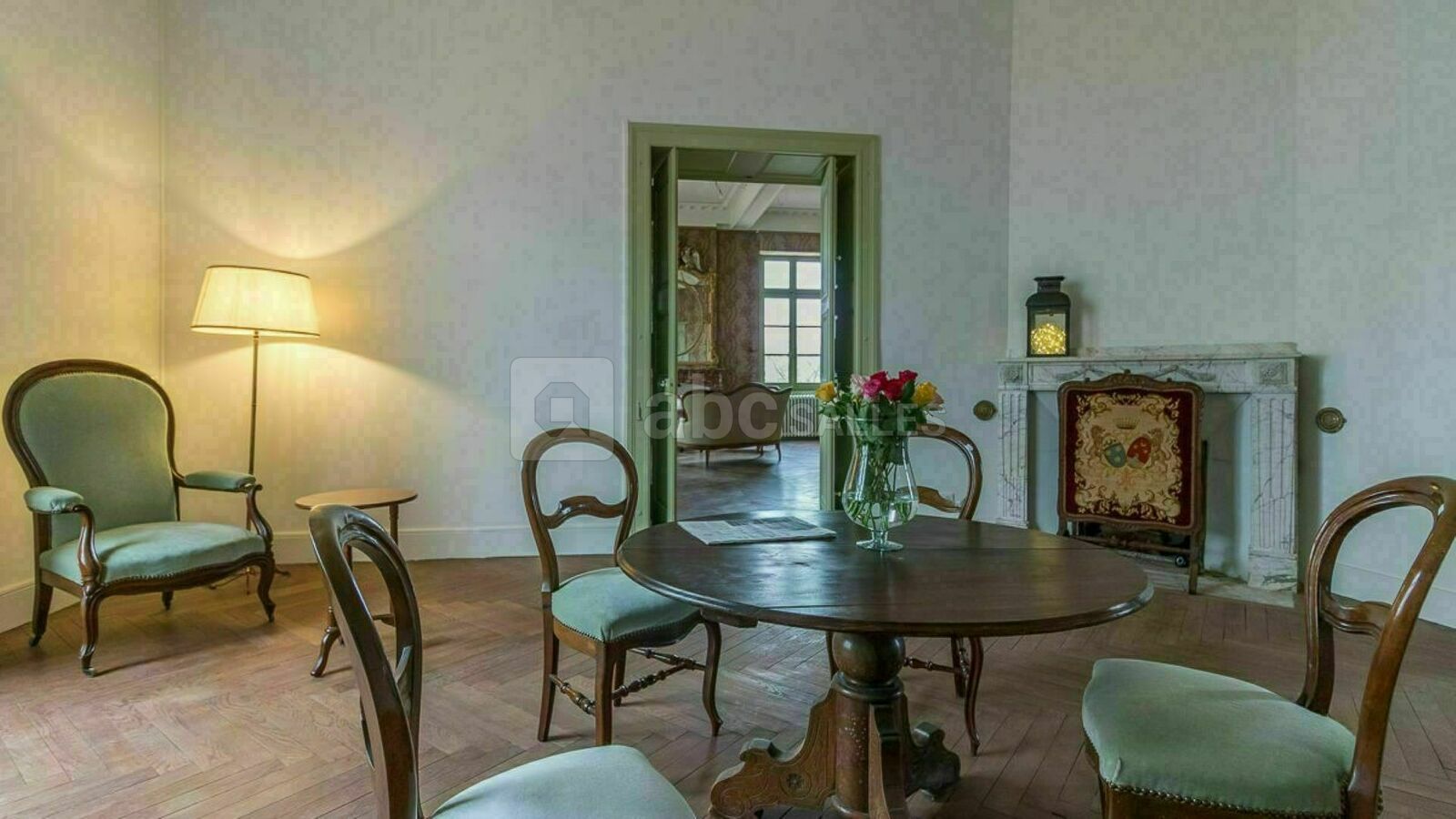 Petit Salon