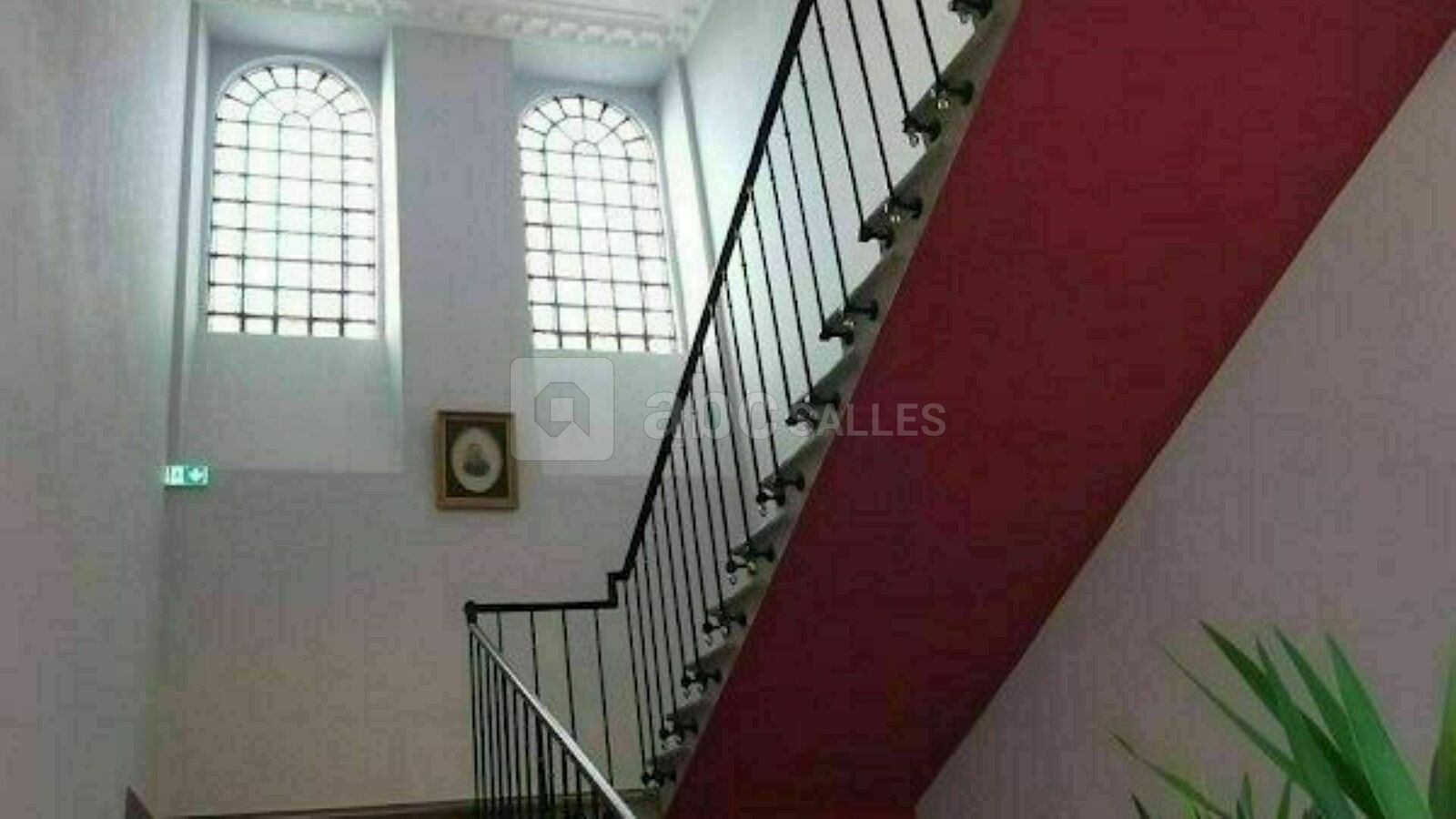 Escalier - Vitraux - vers les chambres