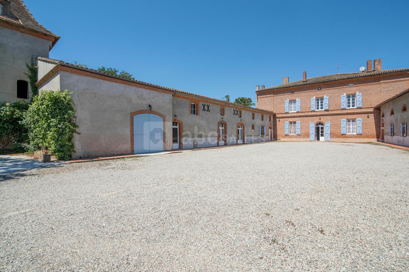 Château de Puydaniel Cour d'honneur