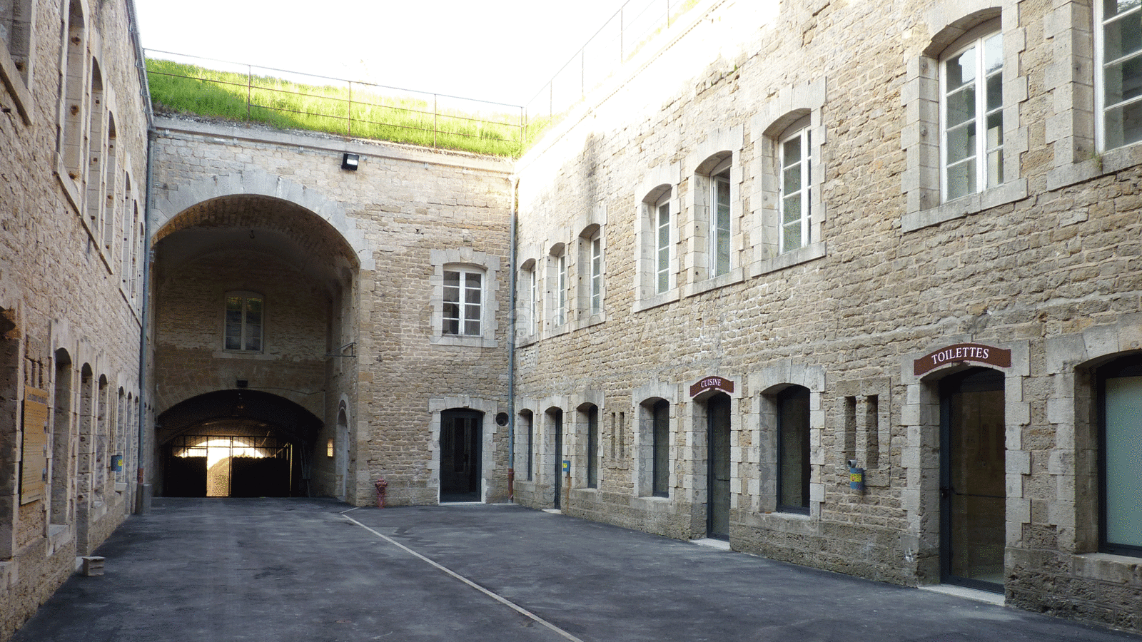Cour 2