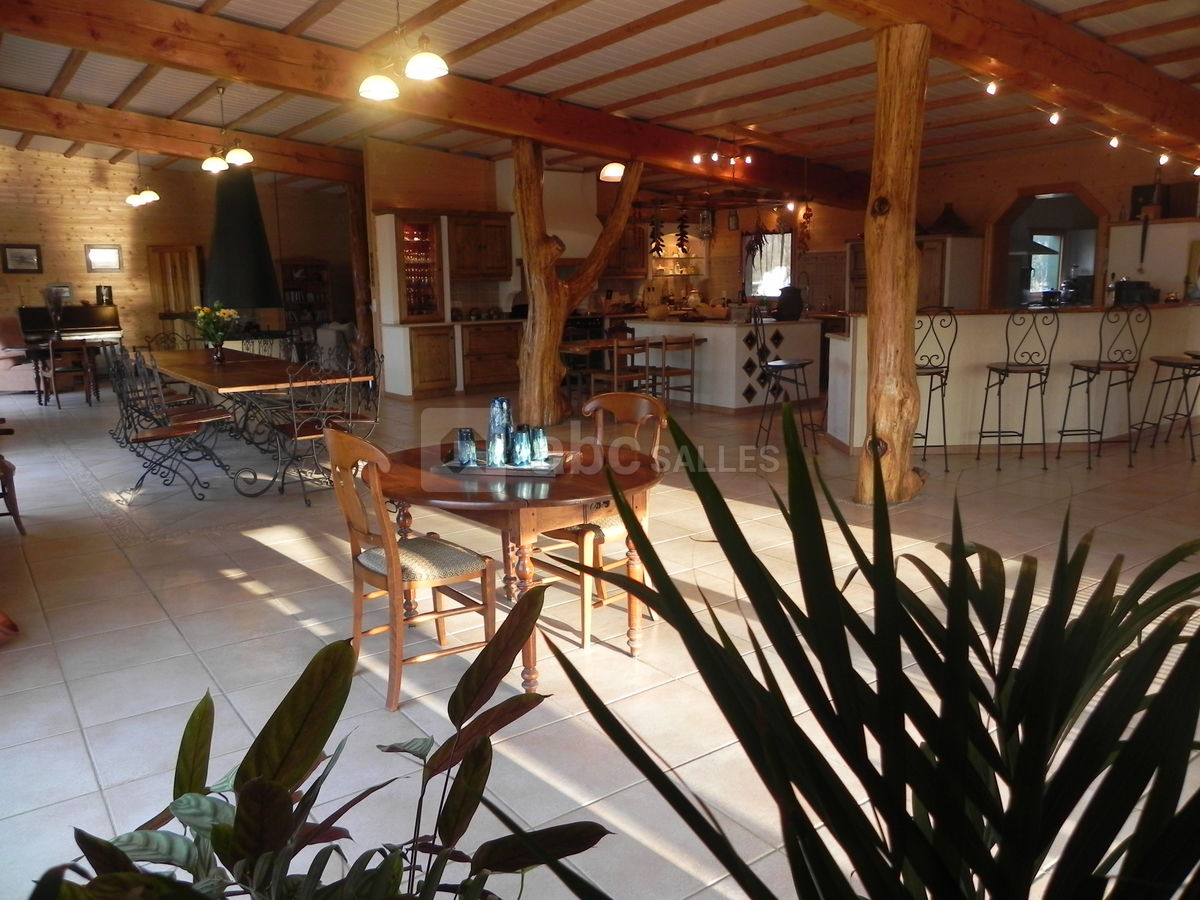 Salle à manger des tables d'hôtes