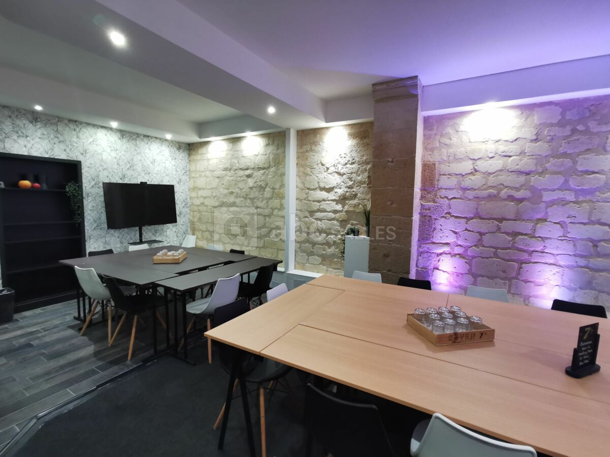 Meeting Room - 2 ilots de tables