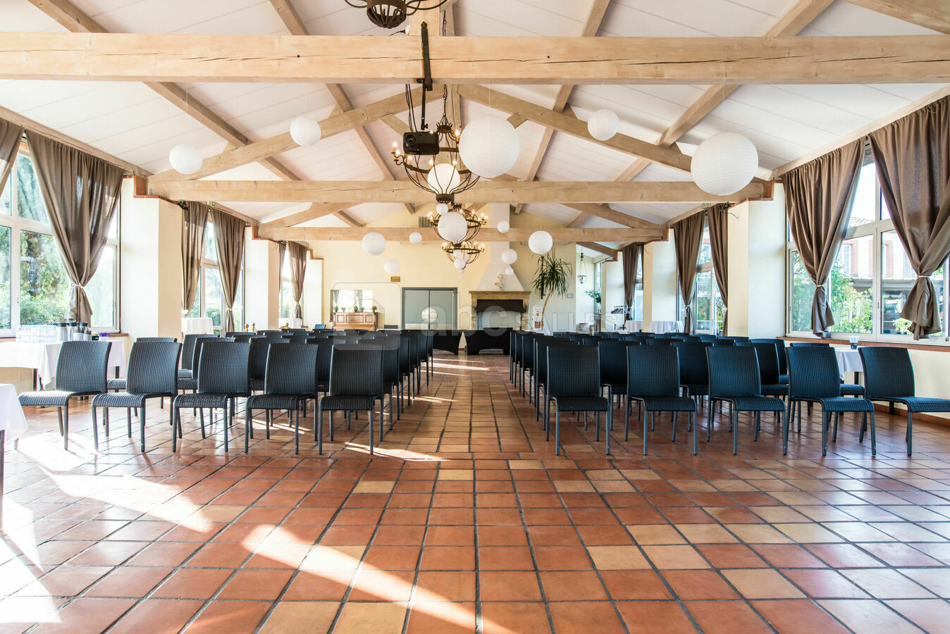 SALLE DES LUSTRES