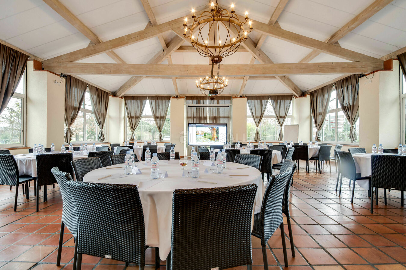 SALLE DES LUSTRES