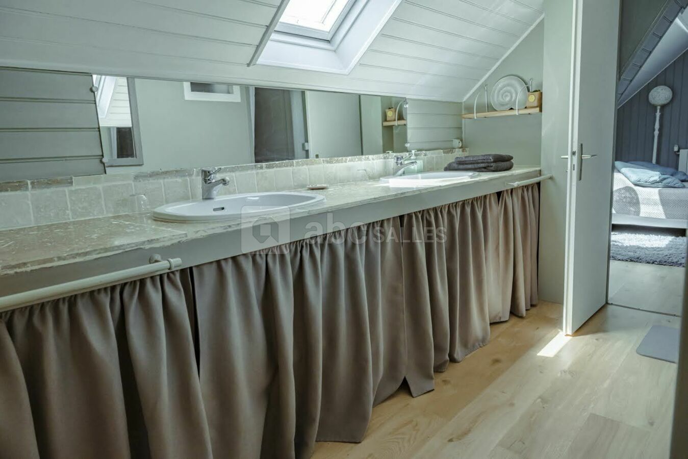 Salle d'eau et wc chambre suite