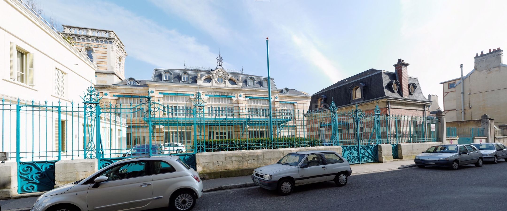 LA VILLA PERNOT