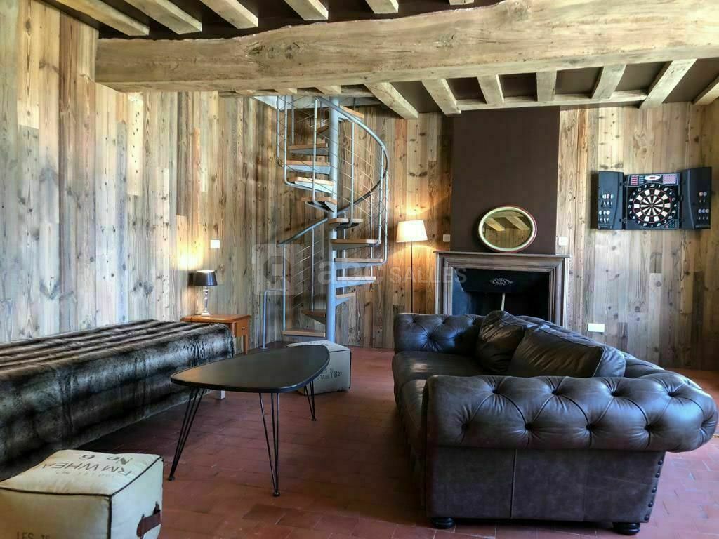Salon et salle de jeux