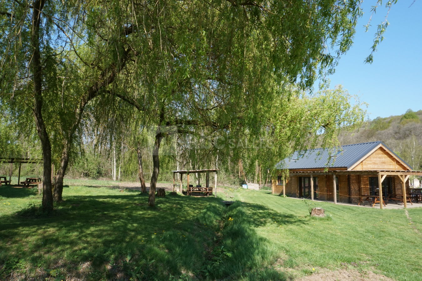 Aire de barbecue avec chalet