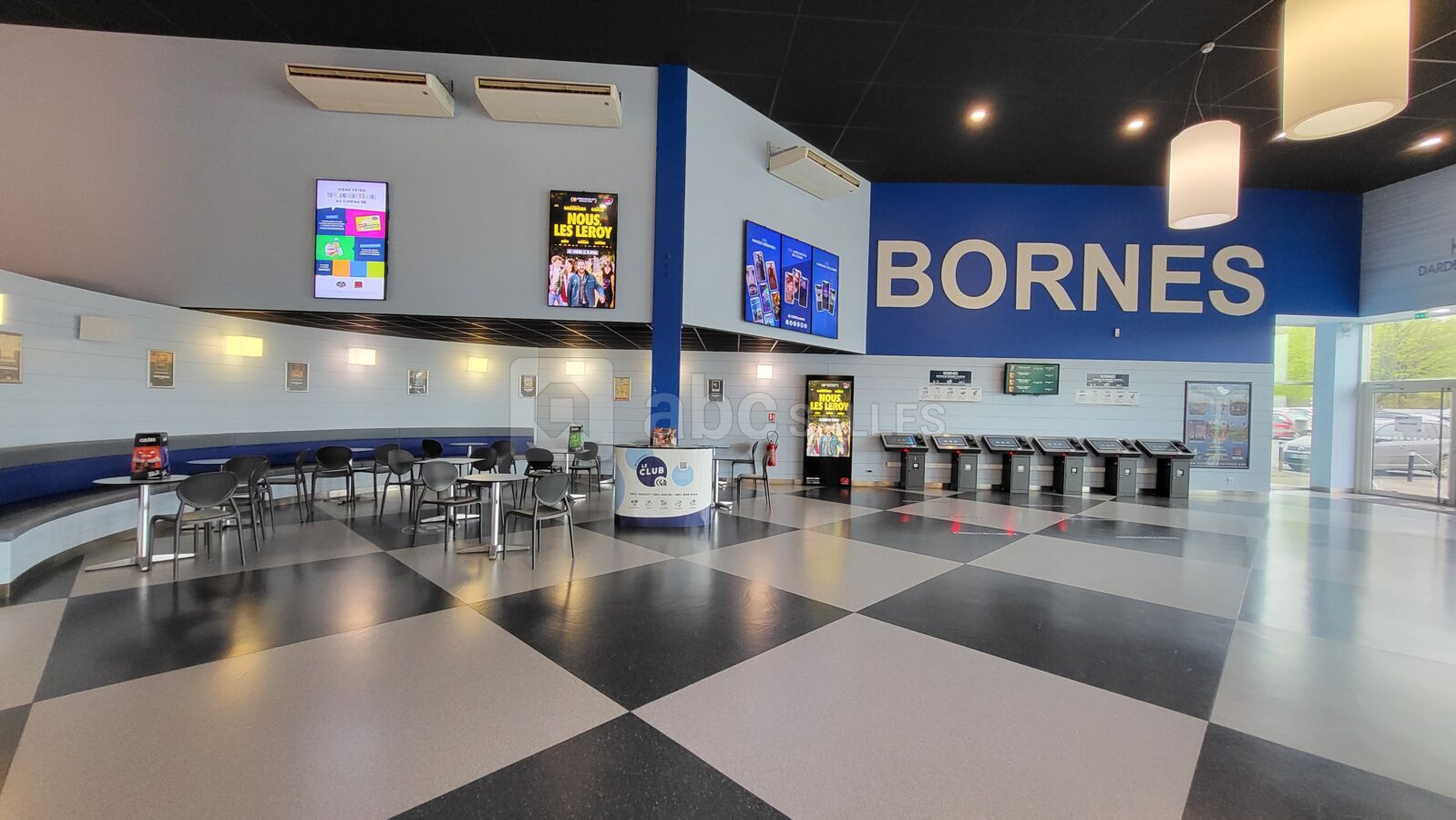 Espace Ciné-café et bornes