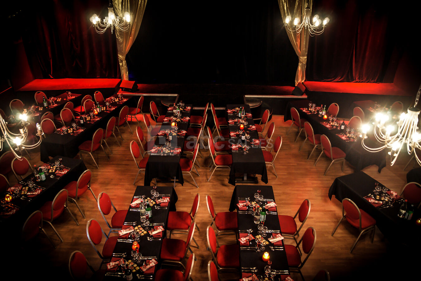 Salle de réception du cabaret l'Étincelle