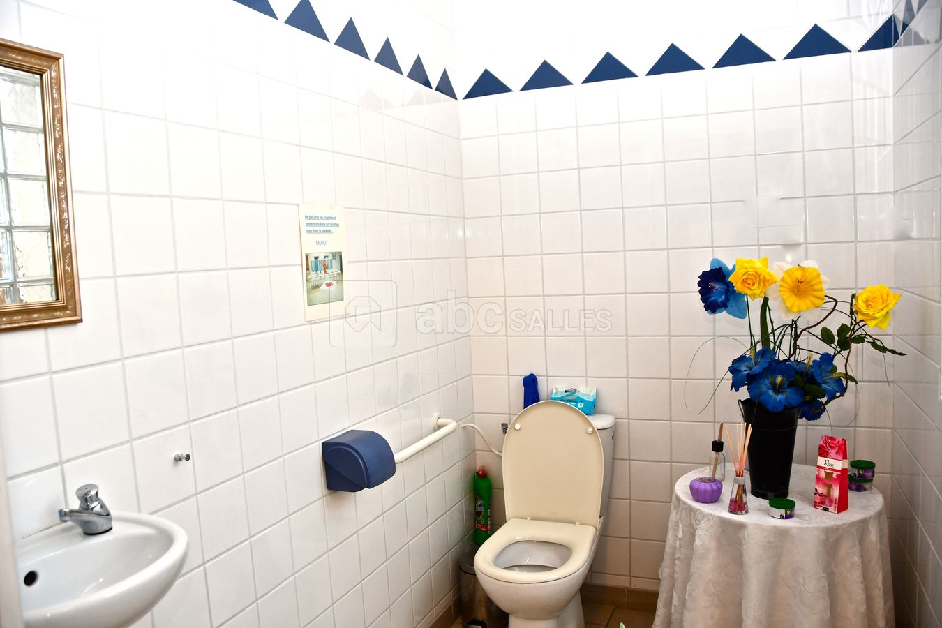 Toilette pour les personnes à mobilité réduite