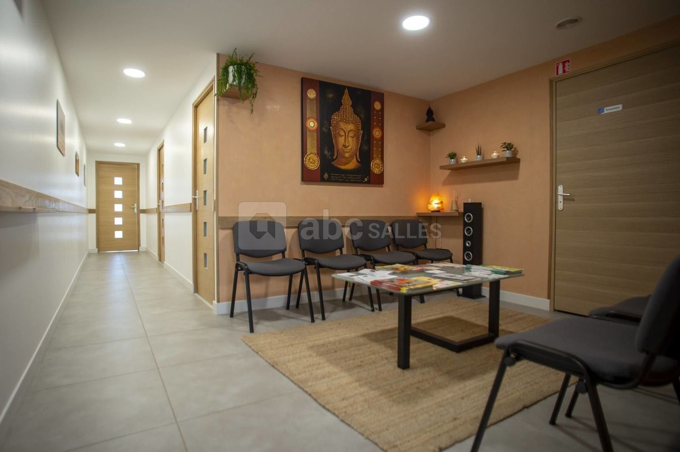 Salle d' attente des cabinets