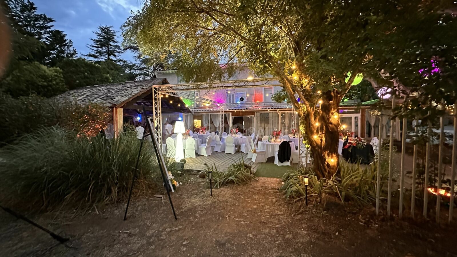 Repas de nuit sur le domaine avec sonorisation possible