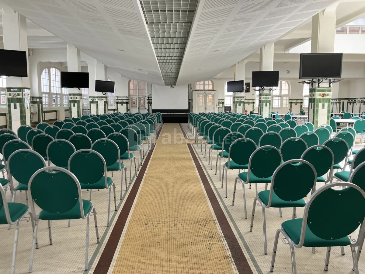 Grande salle - au centre -