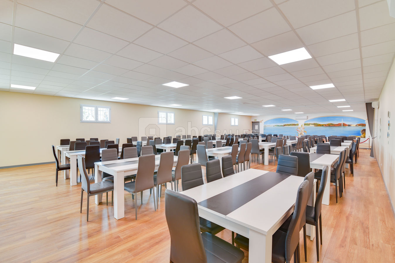 Salle en mode "séminaire"
