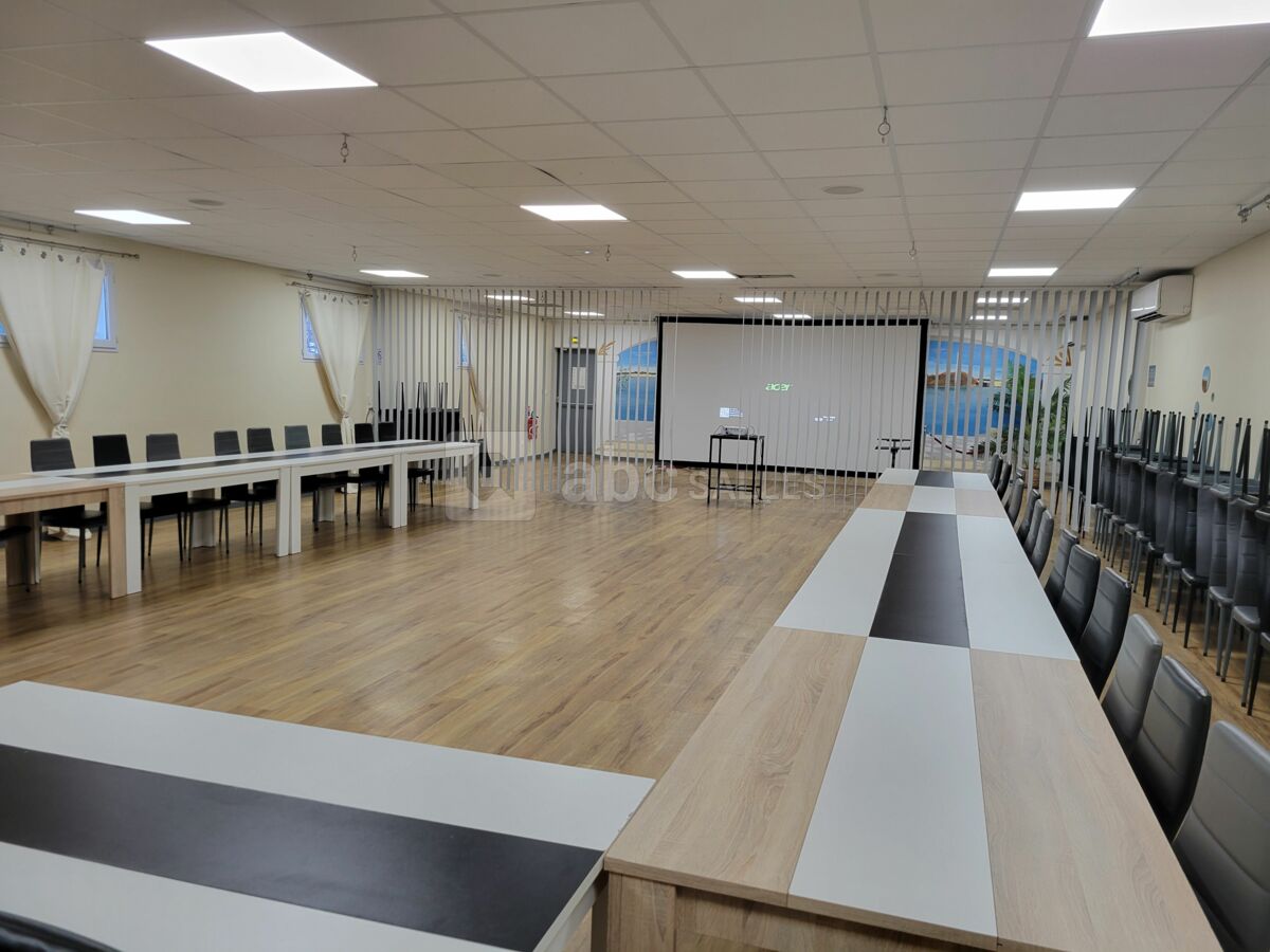 Espace de l'Olivier - pour "Pro" - Ecran 4m x 3m pour conférence
