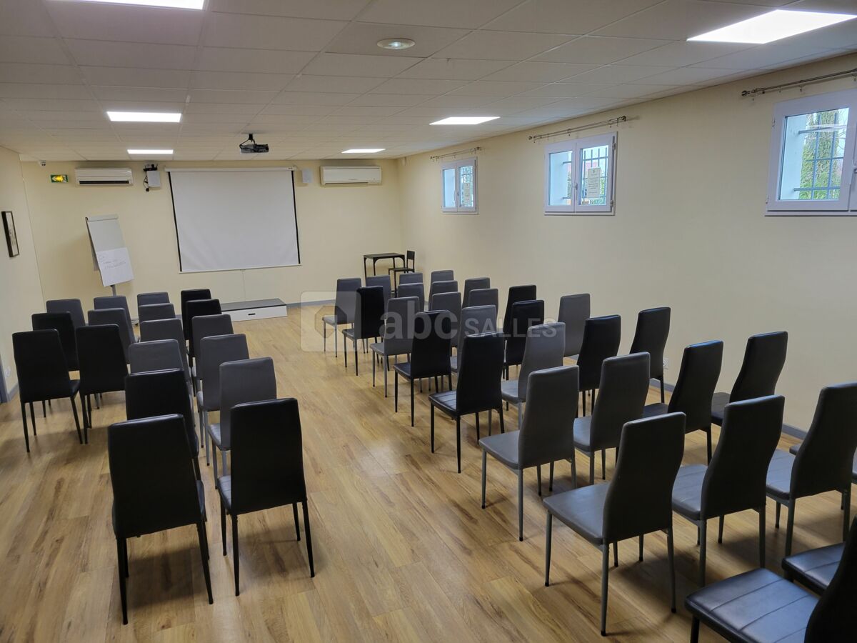 Espace de l'Olivier - pour "Pro" disposé pour 40 personnes