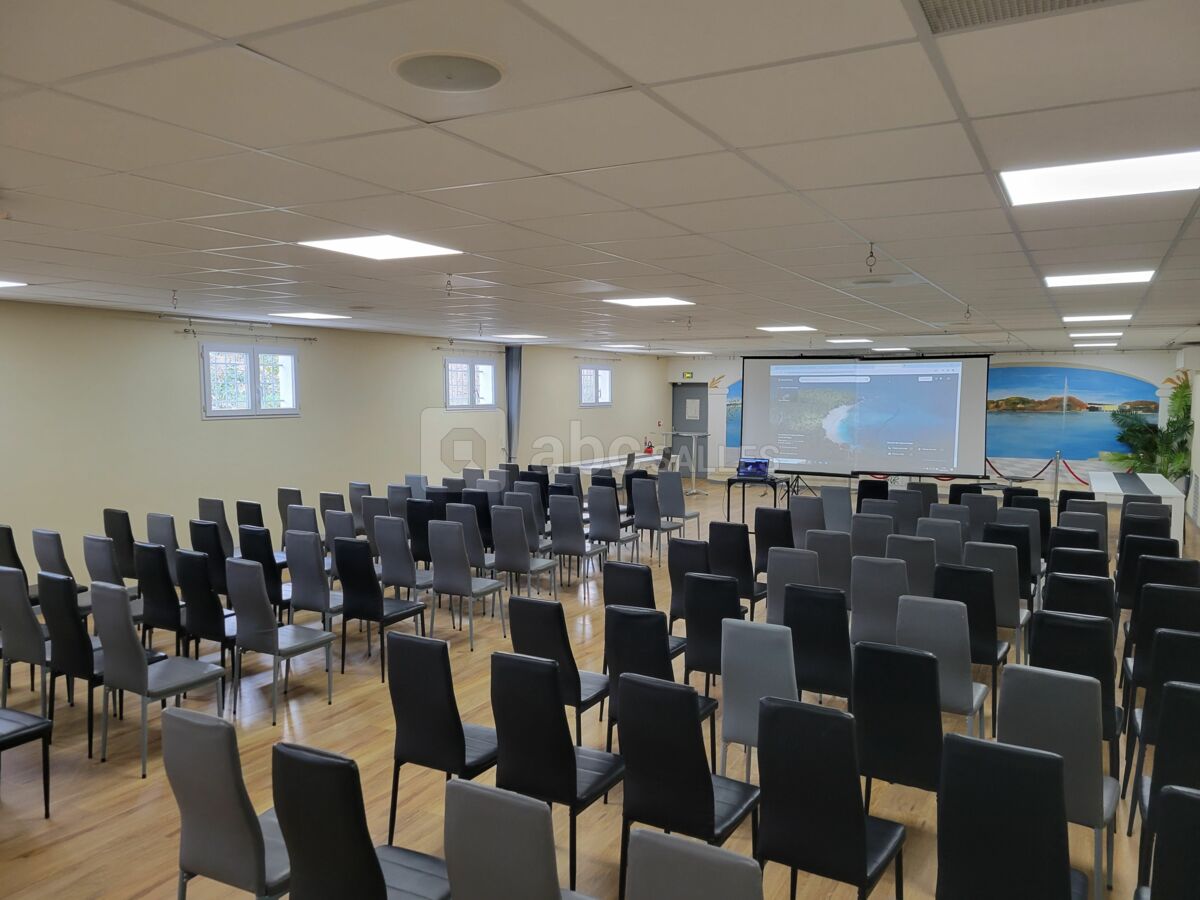 Espace de l'Olivier -  aménagement pour réunion "Pro"