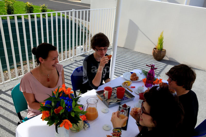 Réception autour de la piscine