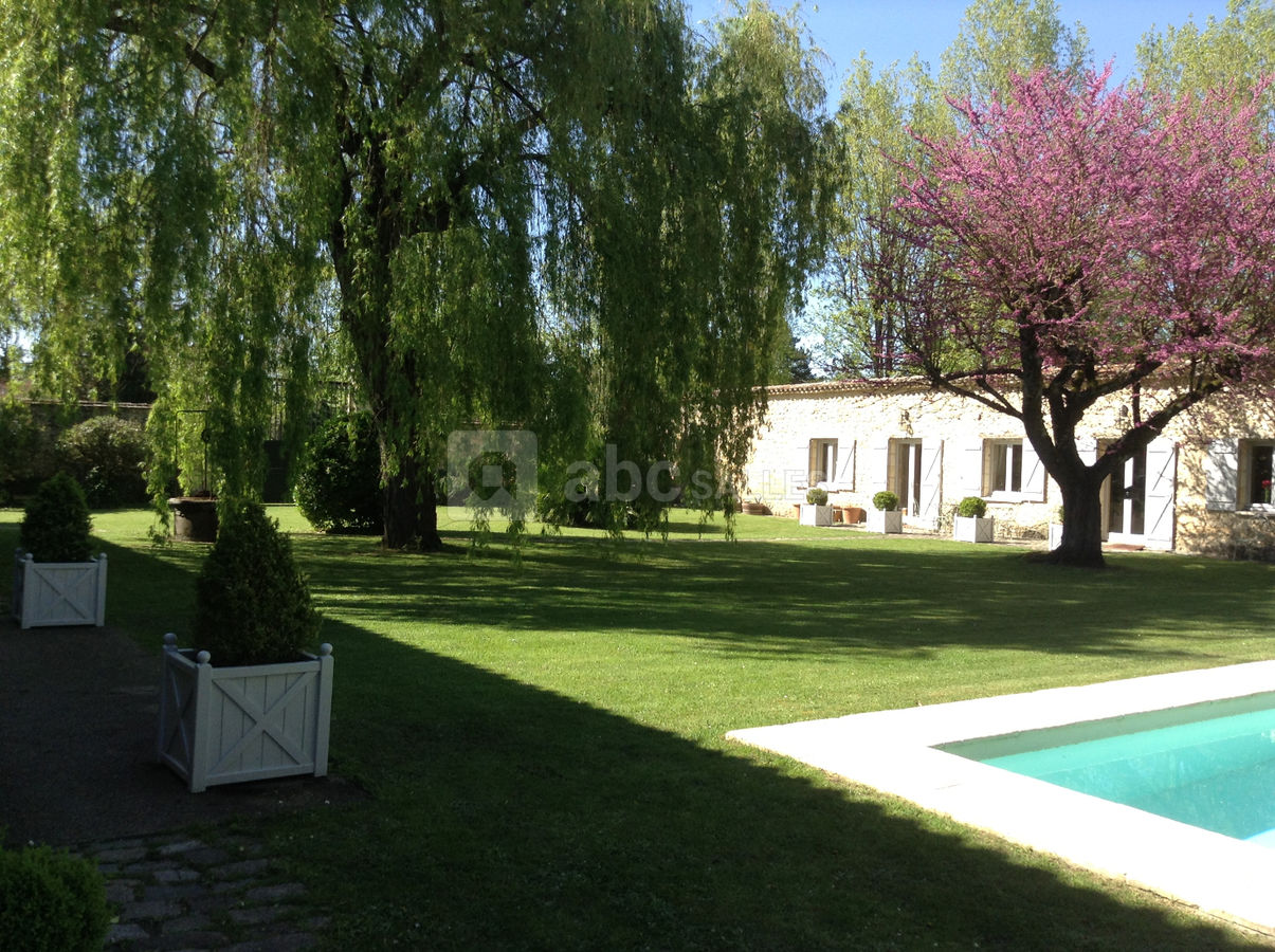 Parc et piscine
