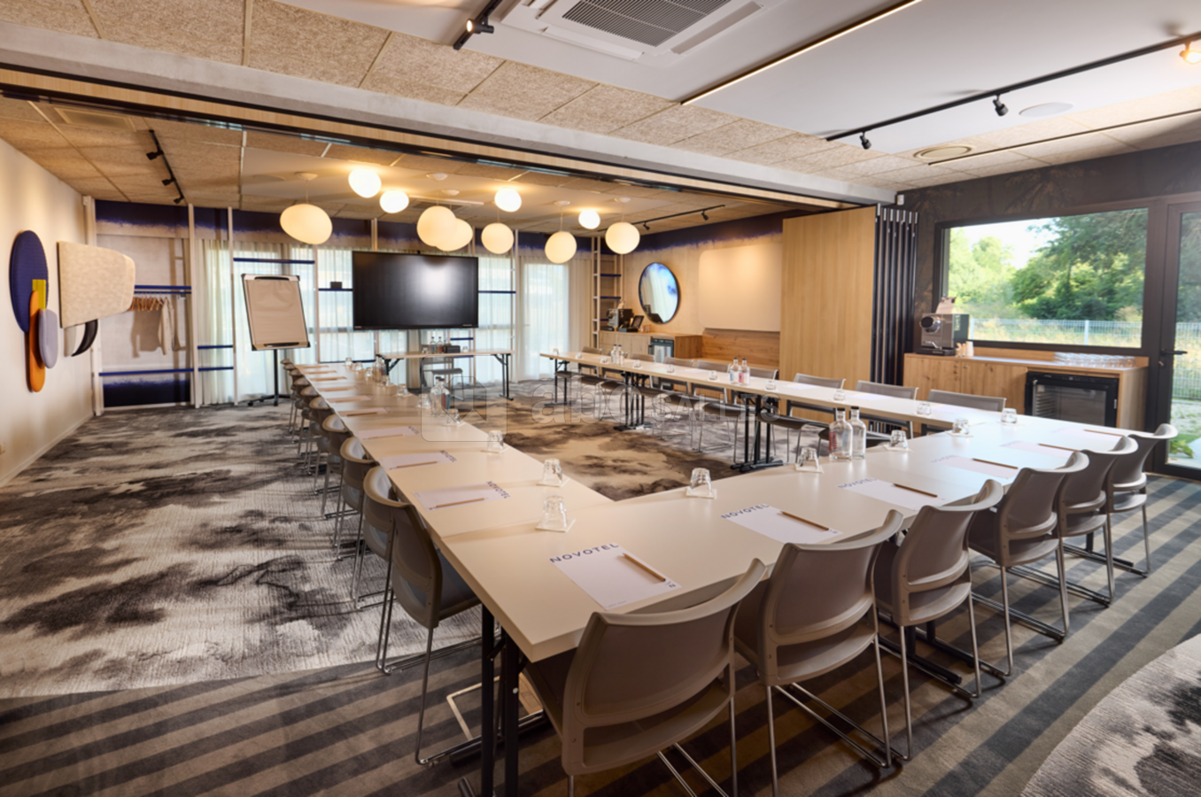 Salon business + cockpit 82m²