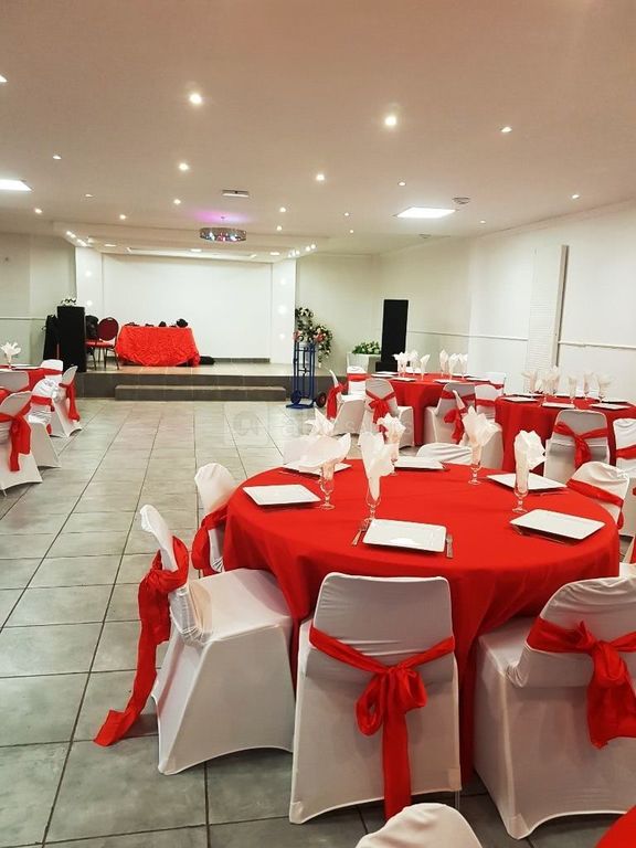 Salle de réception et scène