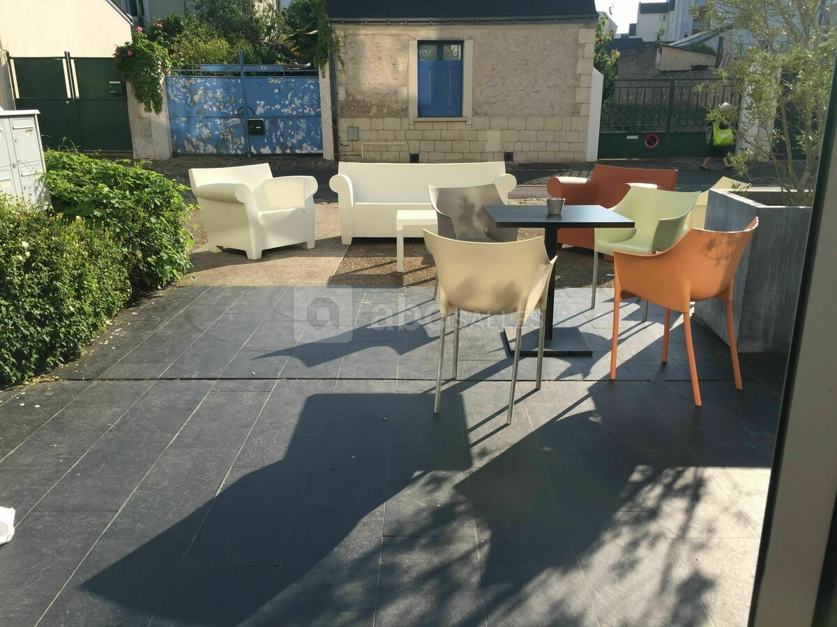 Terrasse et parking