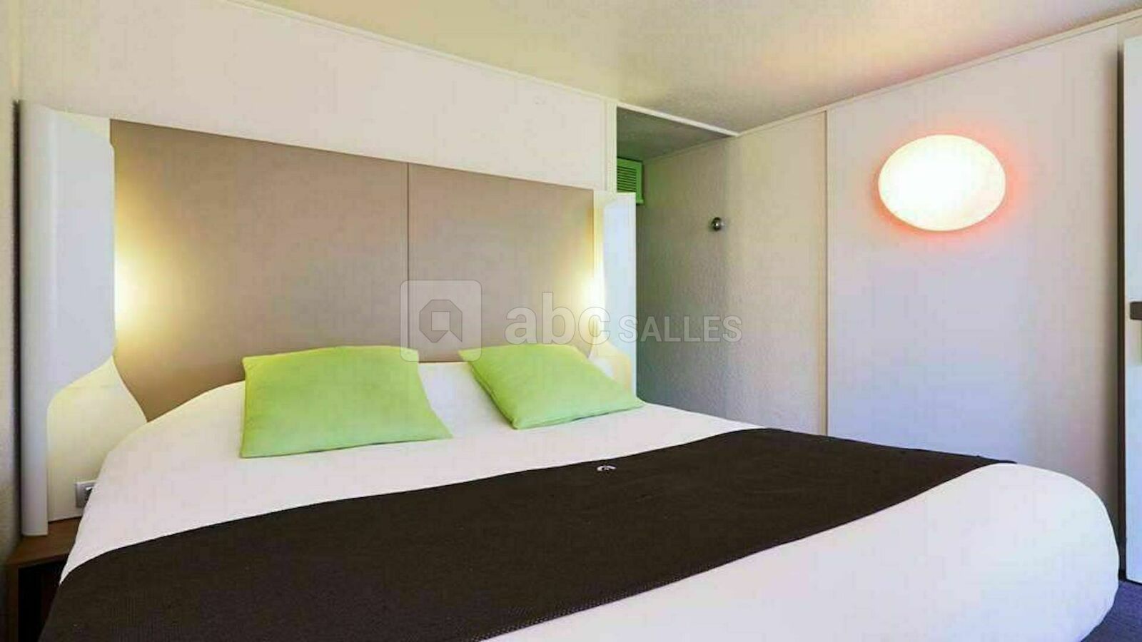 Chambre grand lit