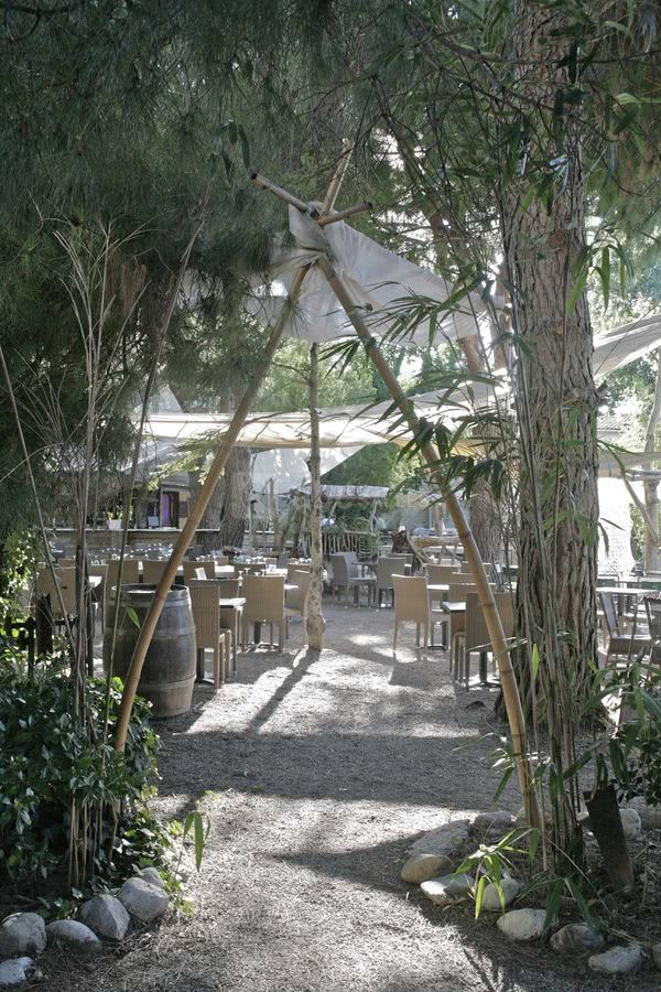 Entrée salle extérieure