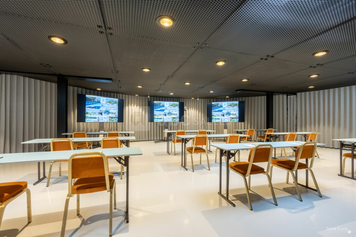 Salle de séminaire disposition école/ classe