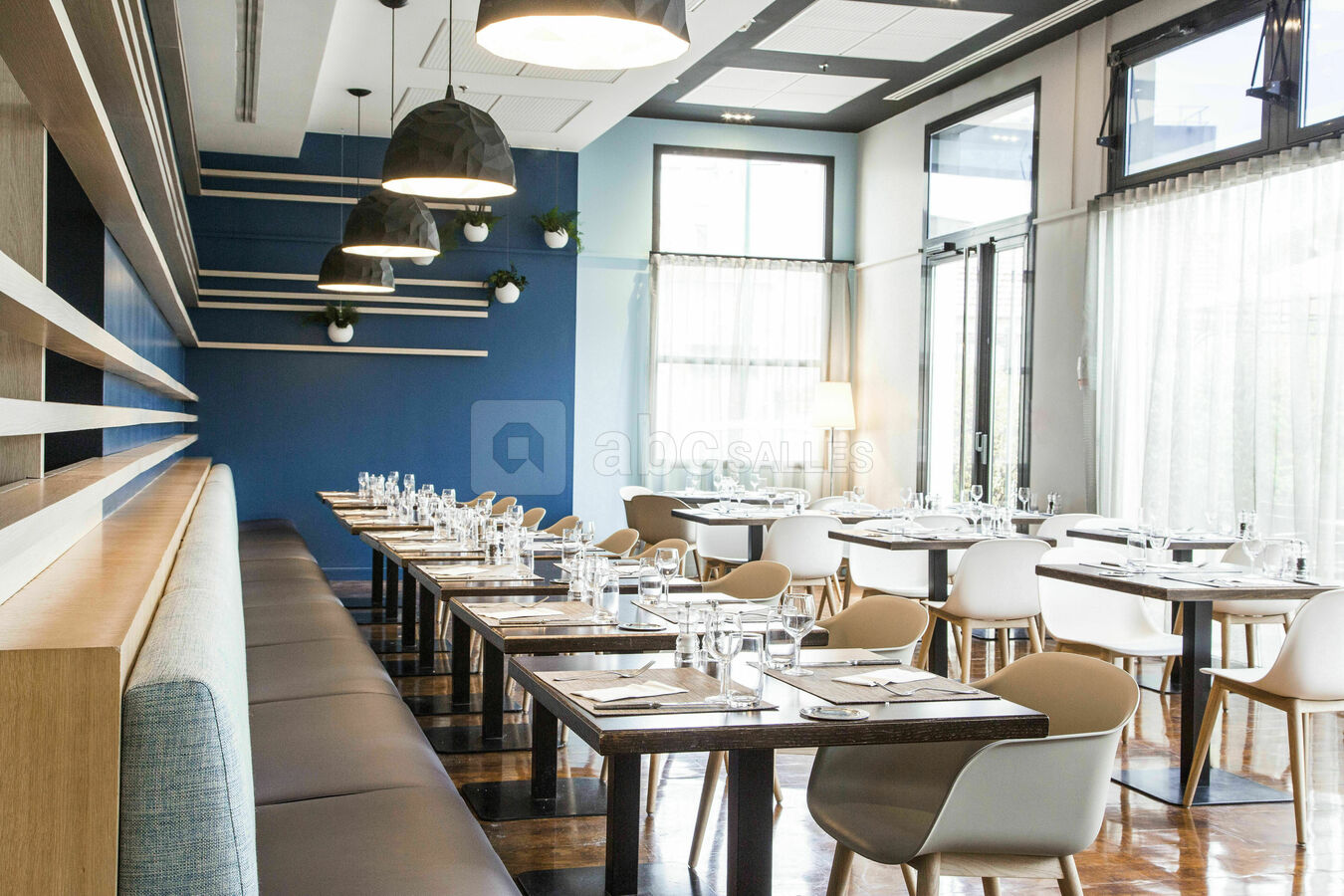 Restaurant Kitchen & Bar