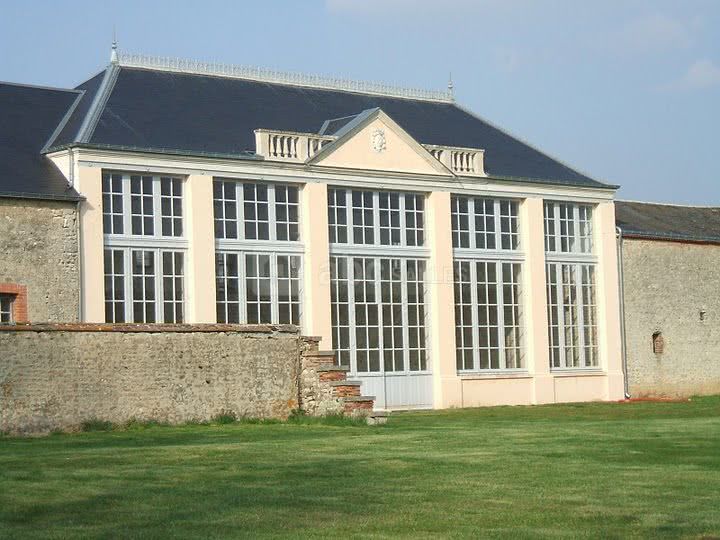 Face de l' orangerie