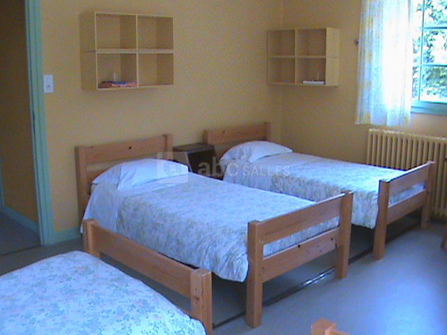 Gite grosse capacite 45 pers.chambre de 2 de 3 .45 lits en chambres