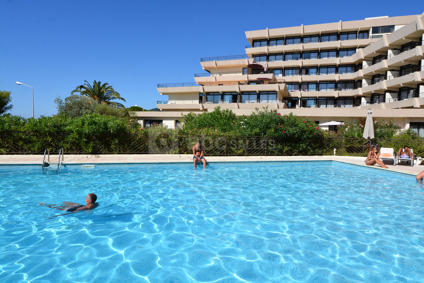 Résidence Les Calanques*** AJACCIO_Corse_piscine