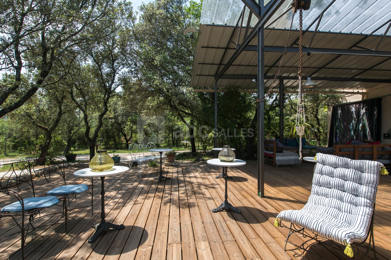 Terrasse attenante à la salle