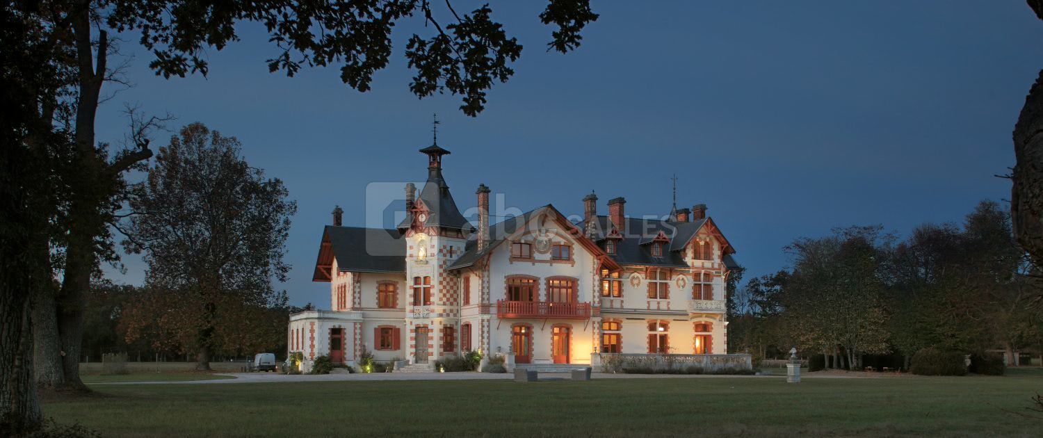 Le Château de la Trigalière de nuit