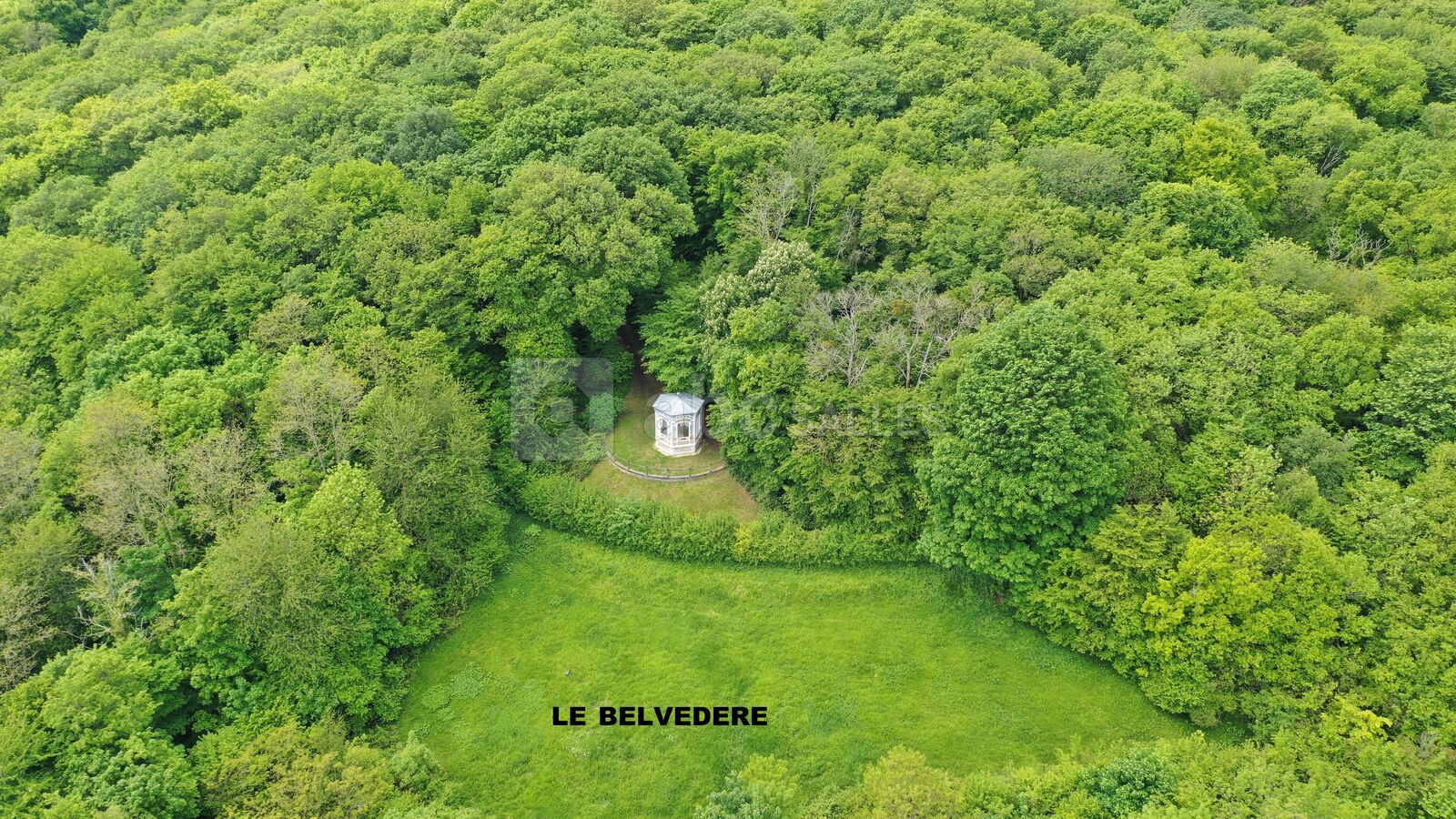 CEREMONIE LAIQUE AU BELVEDERE