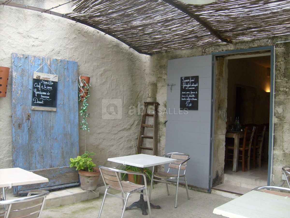 Terrasse sous les figuiers