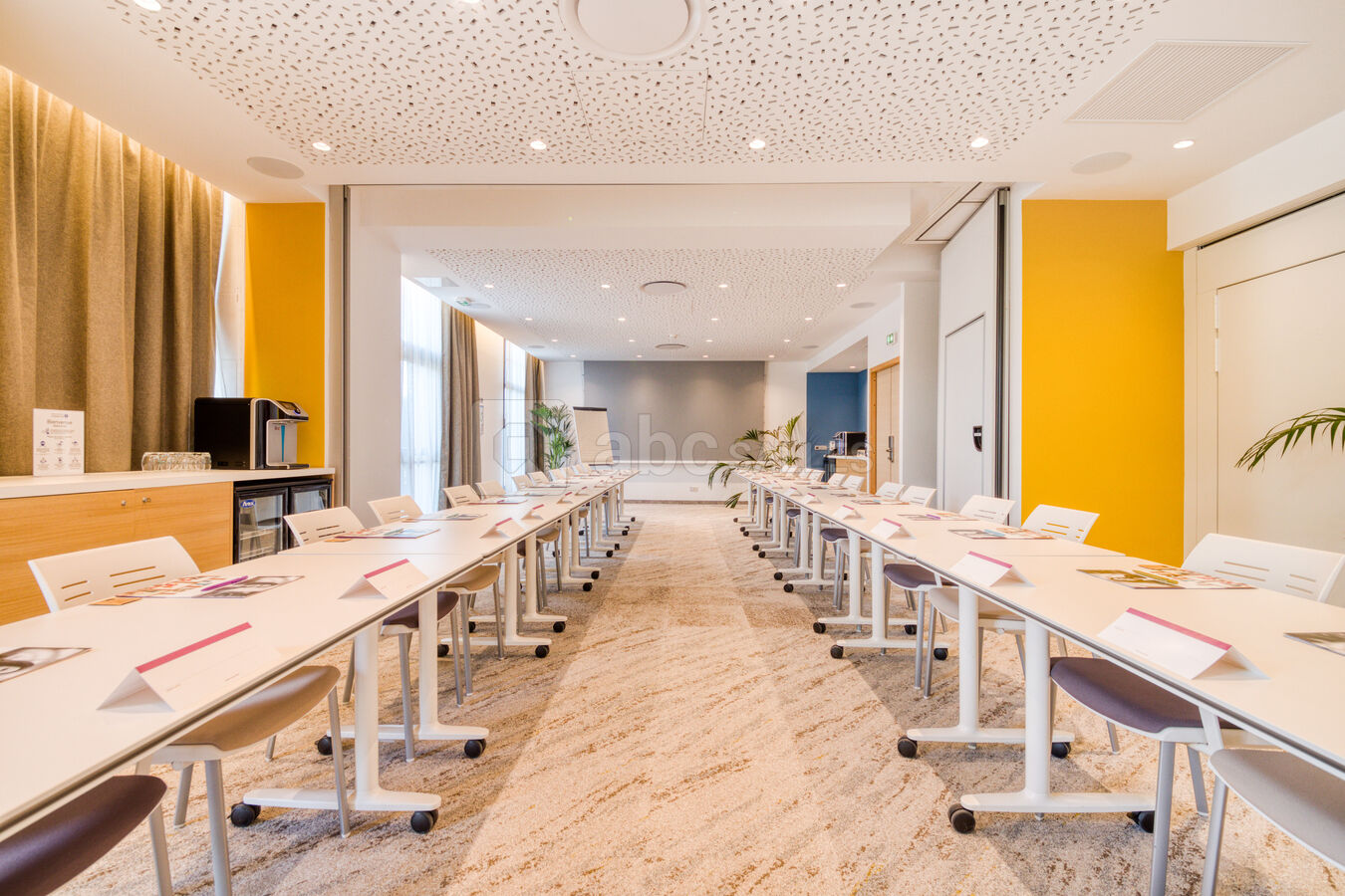 Salle de réunion : disposition en U