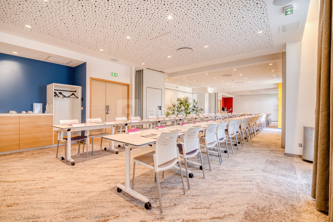 Salle de réunion : disposition en U