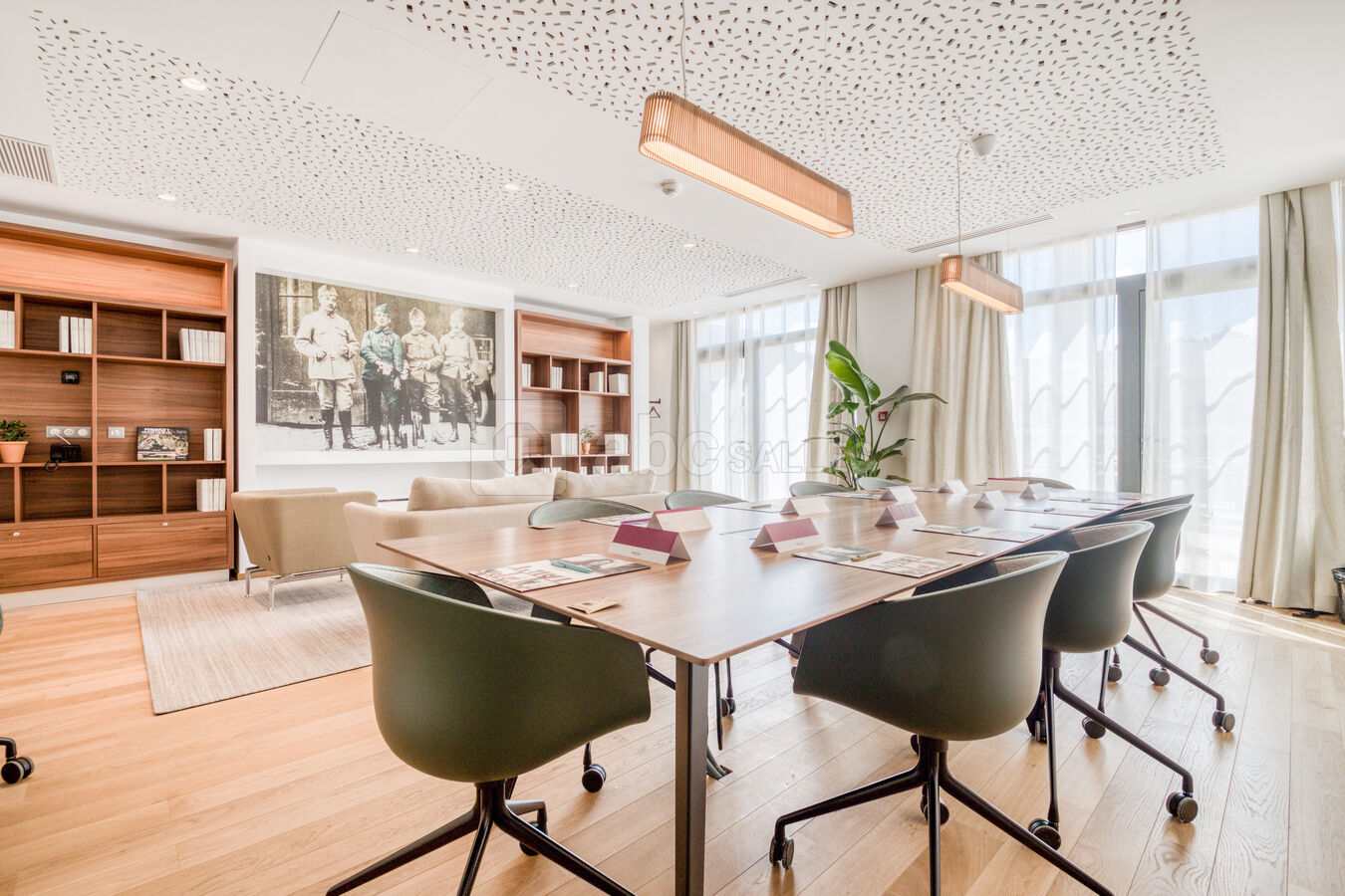 Salle de réunion : disposition en pavé