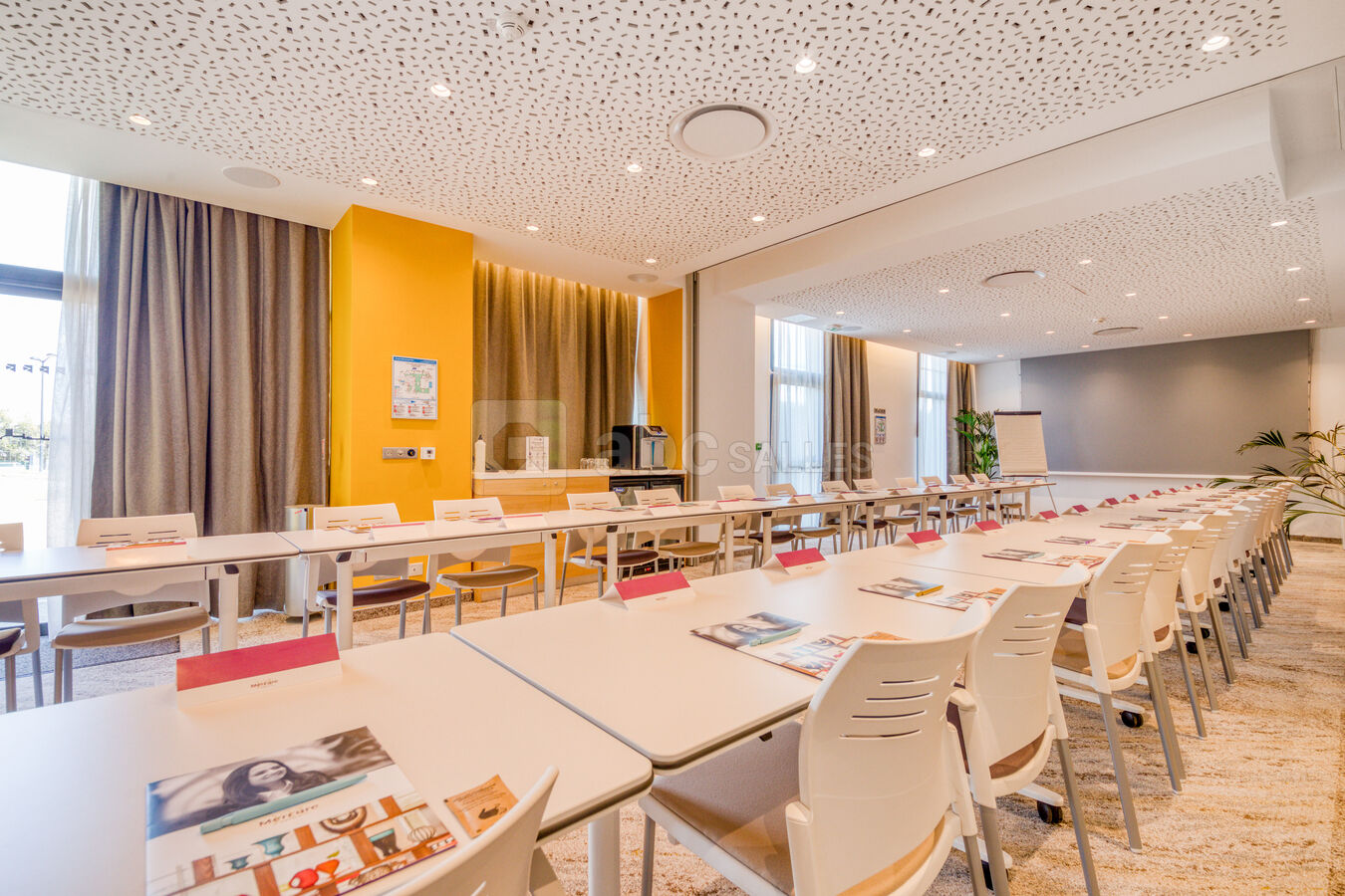 Salle de réunion : disposition en U