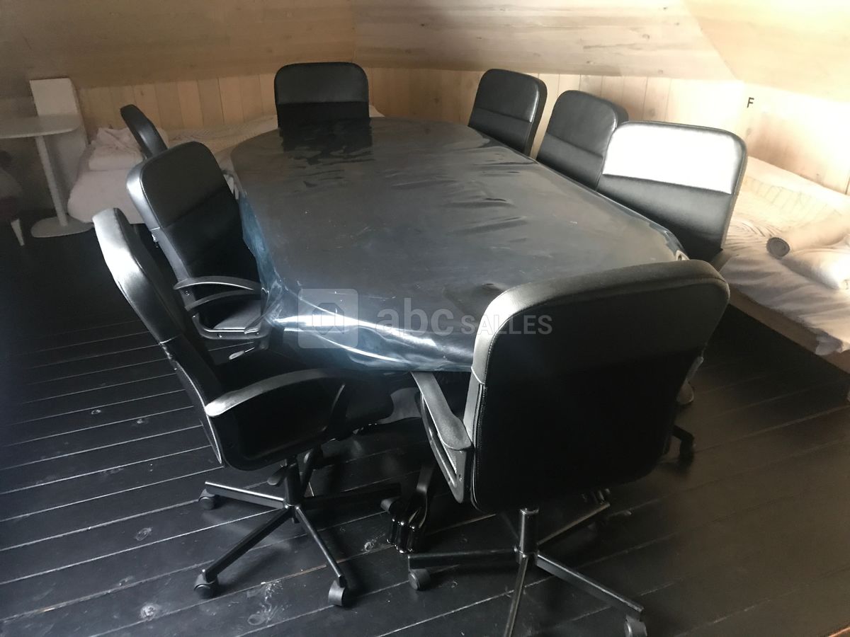 Salle de réunion avec rétroprojecteur jusque 12 personnes assis