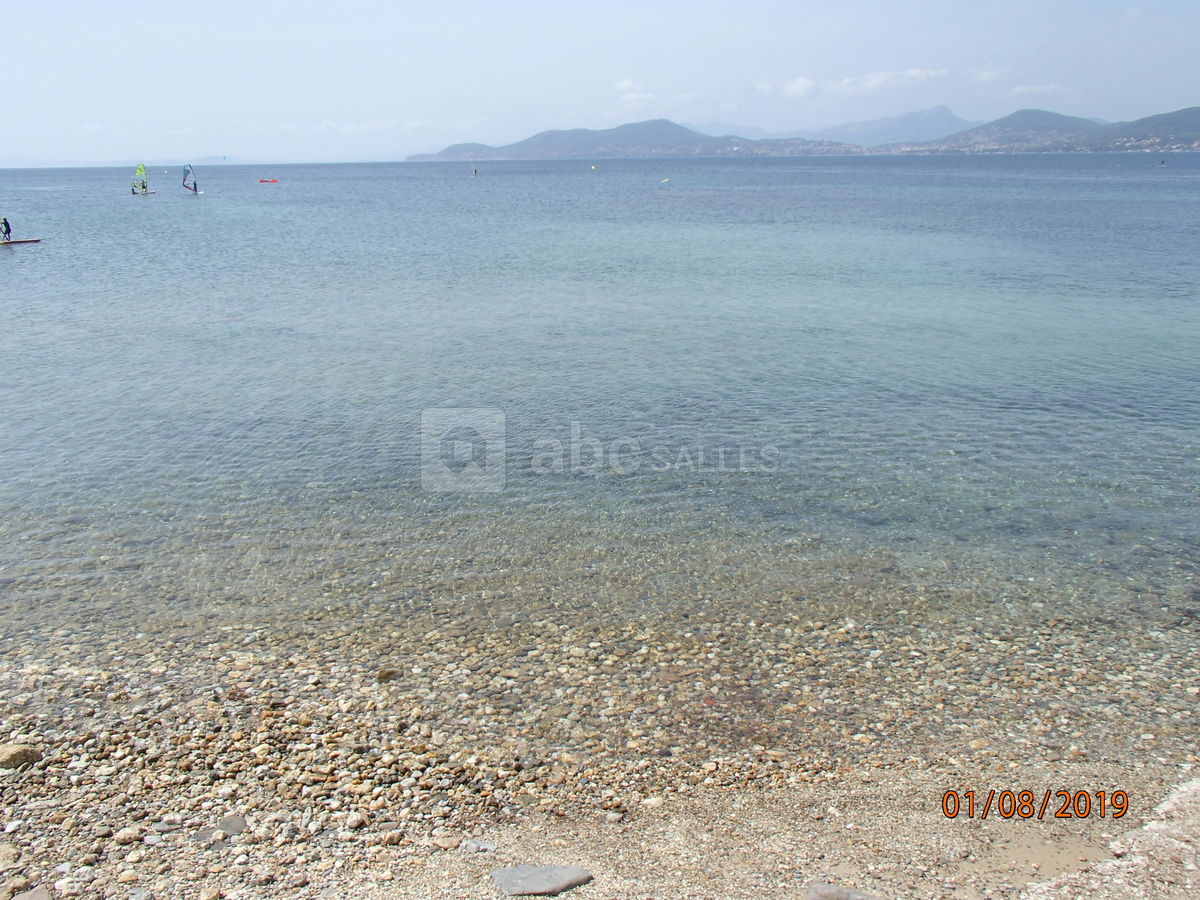 Vue mer du terrain les Pieds dans l'Eau