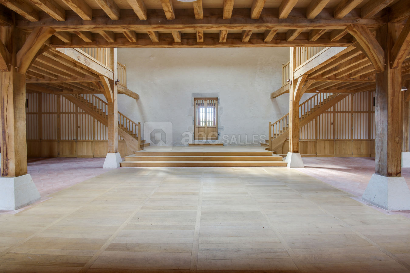 La salle de réception et la piste de danse