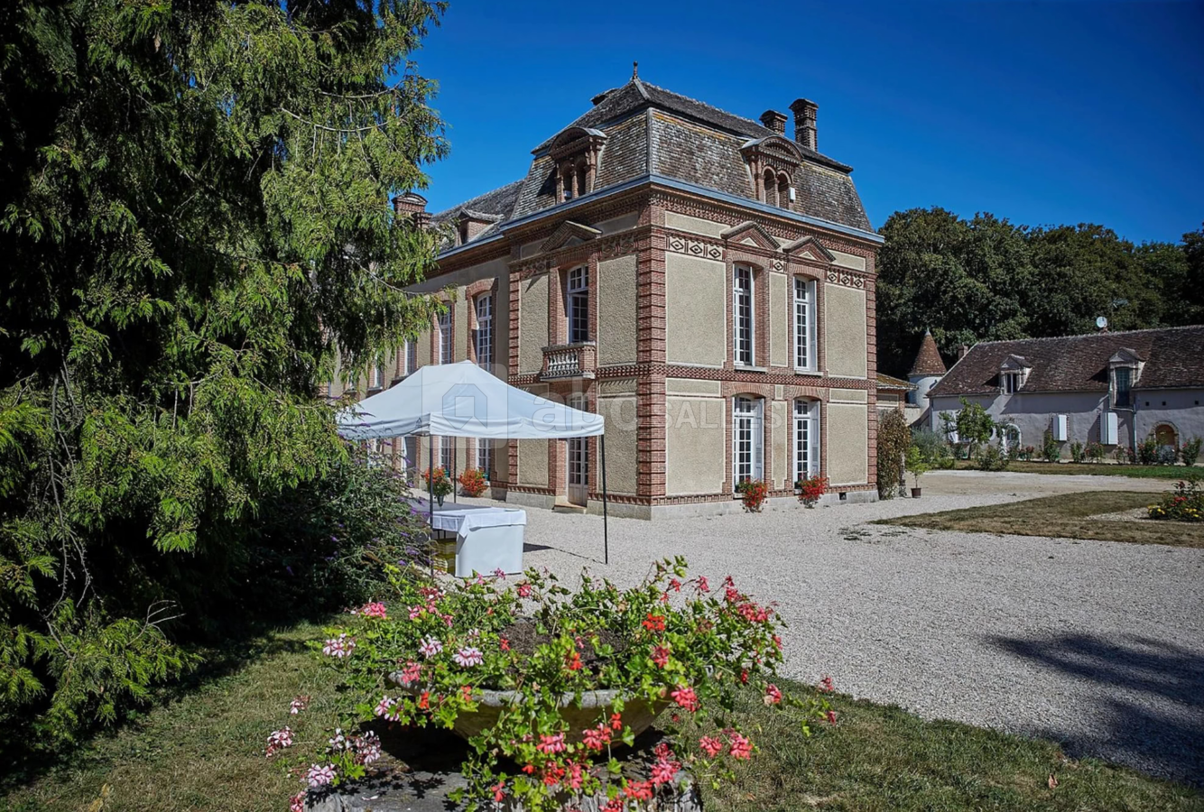 Facade est