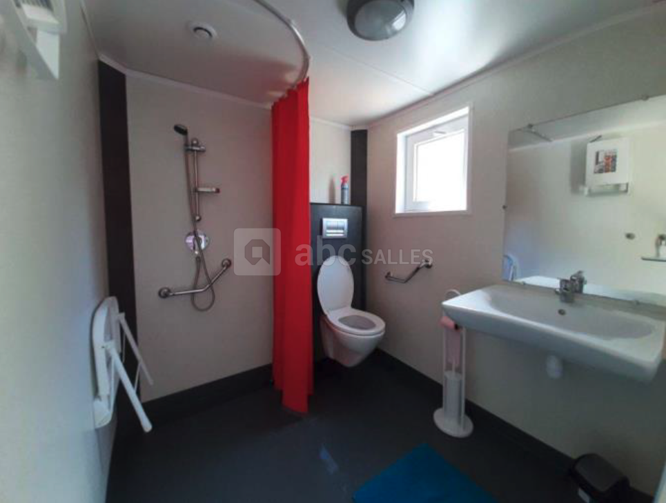Salle de bain PMR